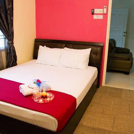 Homestay Hj Esmon Parit Raja Uthm Batu Pahat Zewnętrze zdjęcie