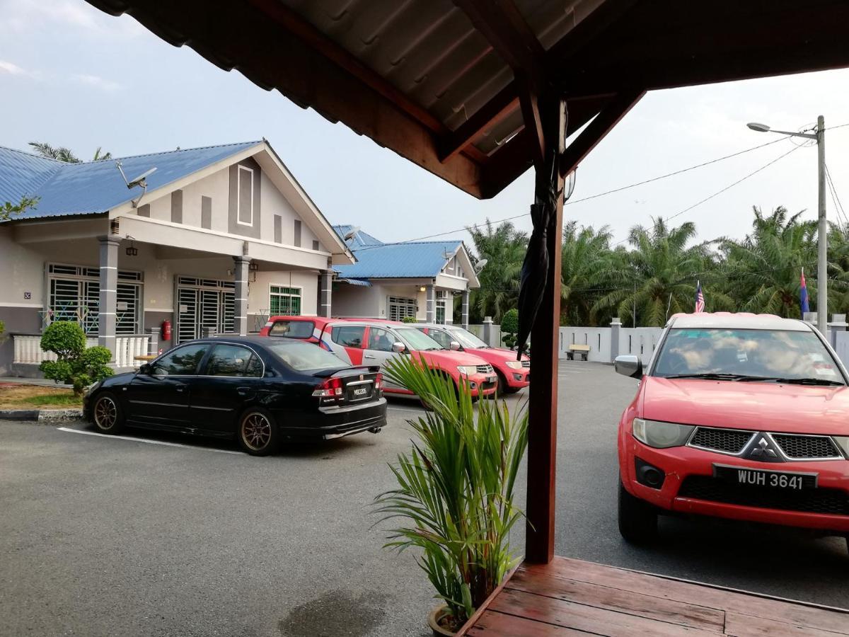Homestay Hj Esmon Parit Raja Uthm Batu Pahat Zewnętrze zdjęcie